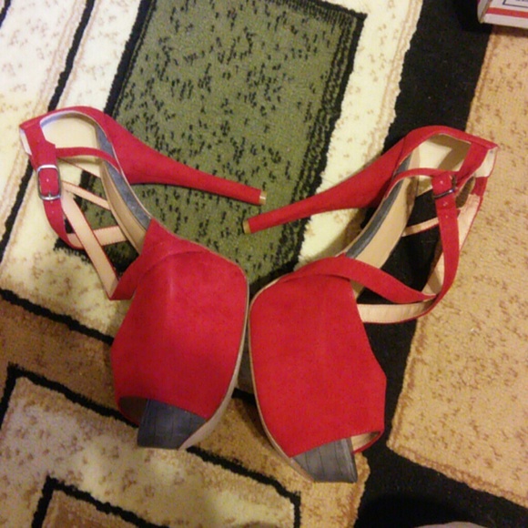 Red " hooker shoes"😂