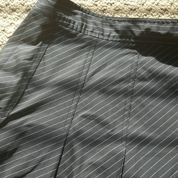 Theory Stripe Skirt With Pleats - Picture 3 of 4