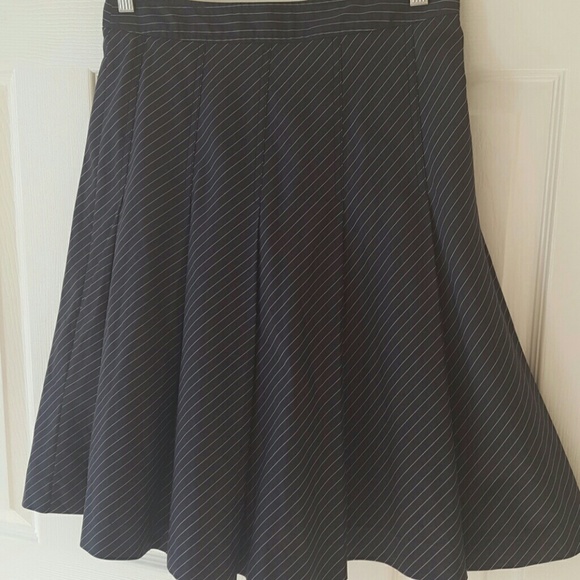 Theory Stripe Skirt With Pleats - Picture 4 of 4