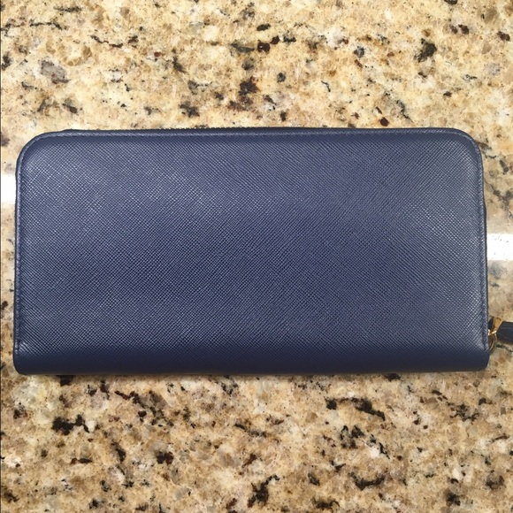 Authentic Prada Wallet - Picture 4 of 4