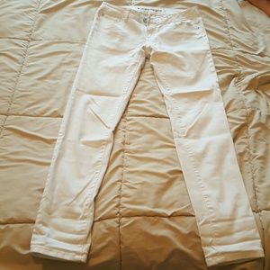 White skinny jeans