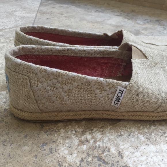 Burlap and white stitching Toms
