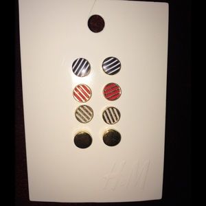 Set of 4 pairs of stud earrings