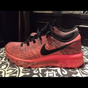 Nike air max Flyknit size 7
