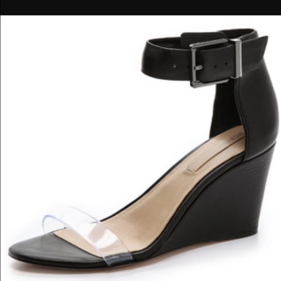 BCBC Latch wedge sandal