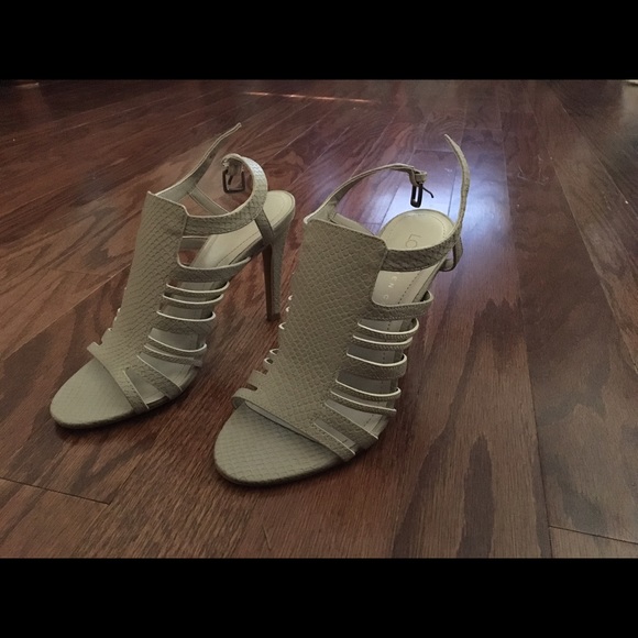 High heels - Picture 1 of 2