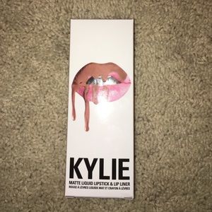 Kylie Jenner Exposed Lip Kit