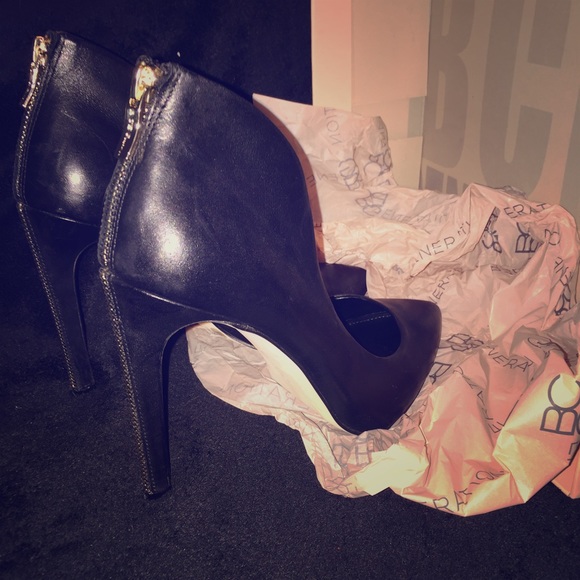 BCBGeneration Shoes - 🔥BCBGeneration🔥Conrad High Heal Cutout Pump
