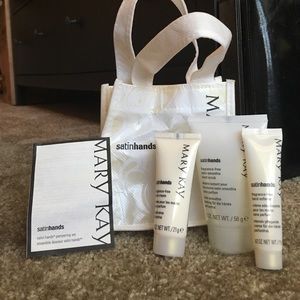 Mary Kay Satin Hands Pampering Set