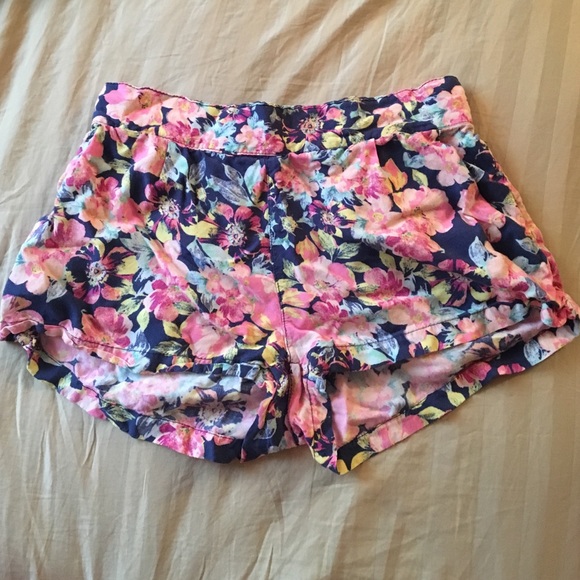 Rayon Floral short shorts