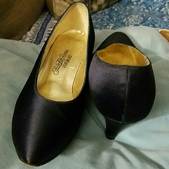 Shoes - Picture 3 of 3