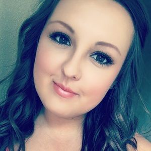 Meet your Posher, Abbie