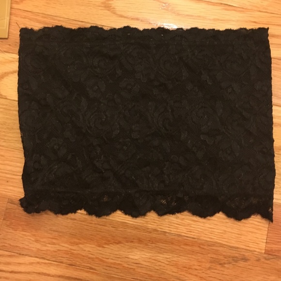 Black lace bandeau