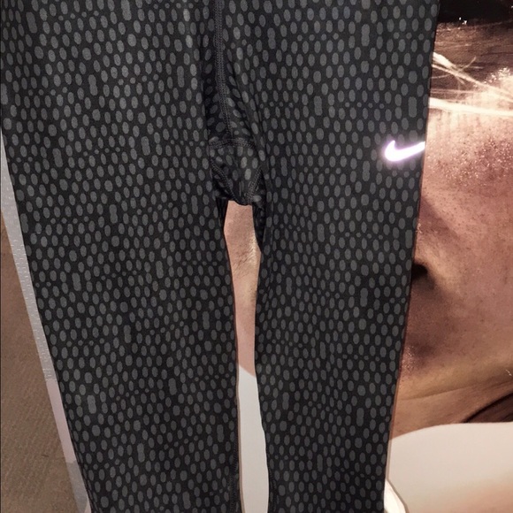 Women's Nike relay Dri-FIT Foldover Capri Running - Picture 4 of 4