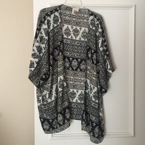 Never worn black & cream KIMONO