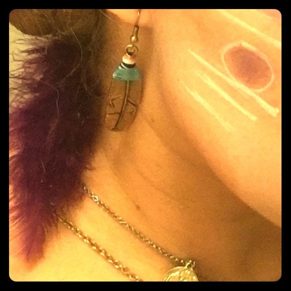 Earring - Picture 1 of 3