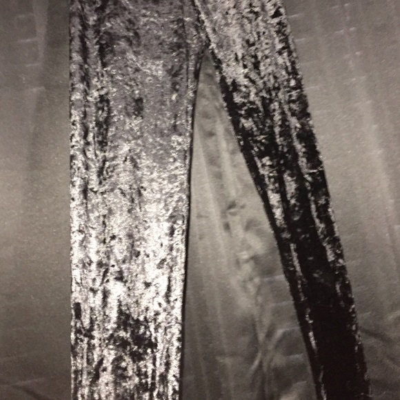Black velvet leggings size xs/small - Picture 1 of 2