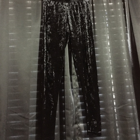 Black velvet leggings size xs/small - Picture 2 of 2