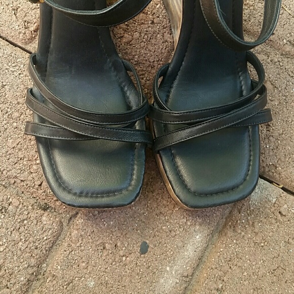 Heart shaped wood bottom leather sandal NEW - Picture 4 of 4