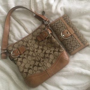 Matching Signature Coach Purse & Wallet 💓