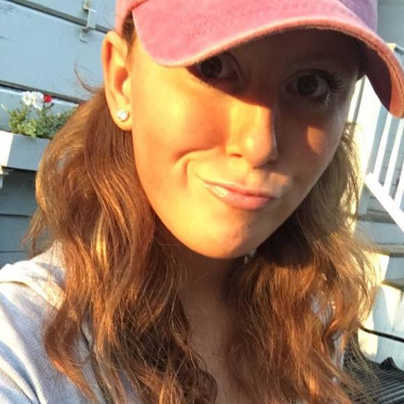 Meet your Posher, Caitlyn