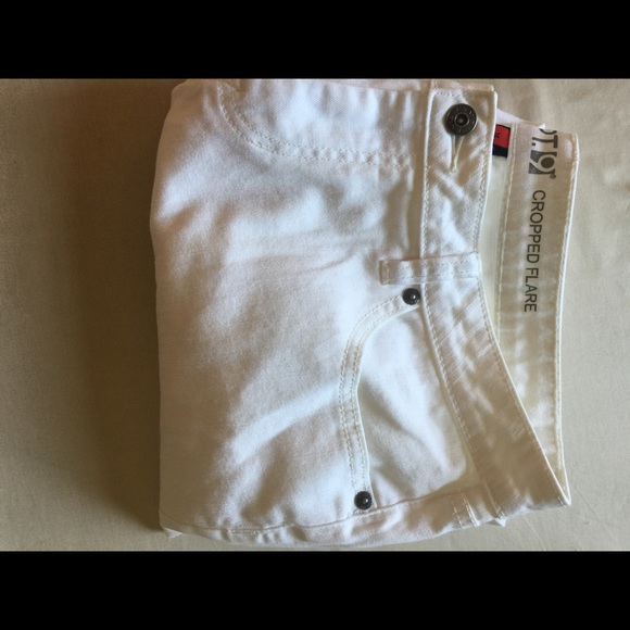 ✨Women's Cropped Pants Size 14 💚