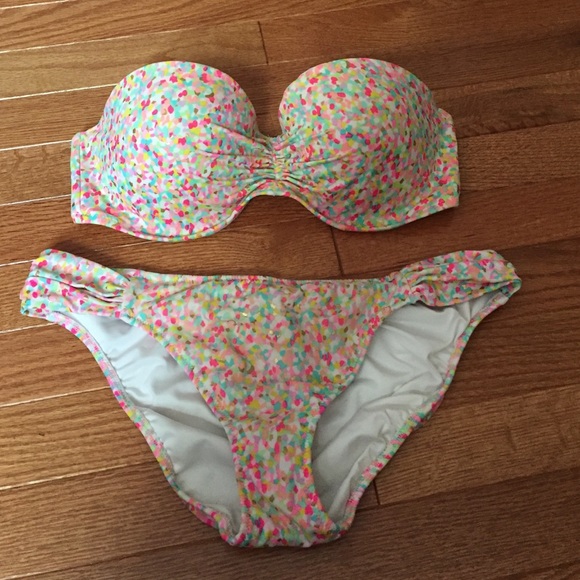 Strapless Vs bikini