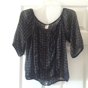 Sheer blouse with quarter sleeves