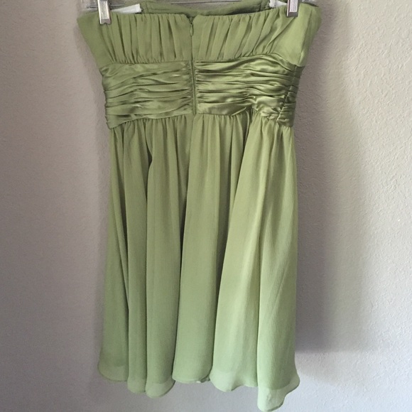 Green formal/semi formal dress, size 4 - Picture 2 of 2