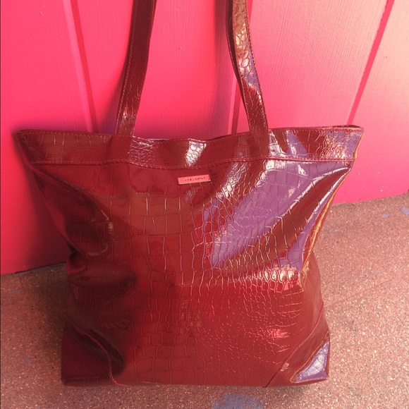 ❤️BURGUNDY: RED TOTE❤️ like new