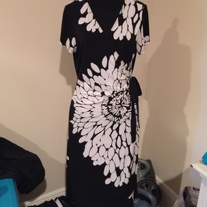 Beautiful wrap dress!