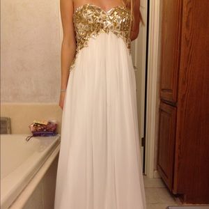 Beautiful white prom dress!