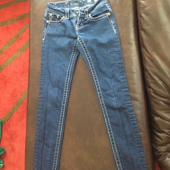 Size 24 miss me skinny jeans. Amazing quality!