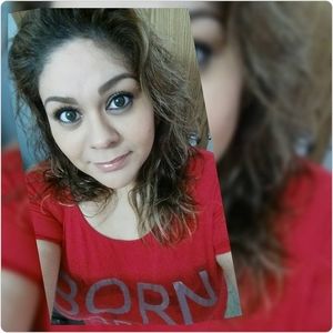 Meet your Posher, Leslie