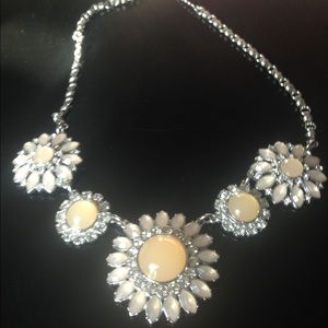 💠FINAL SALE💠 💟 Lia Sophia Statement NWOT