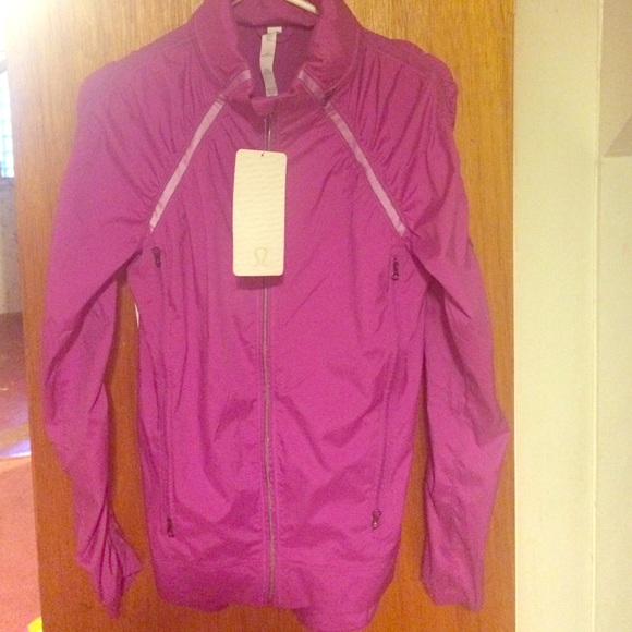 NWT Lululemon gather and sprint jacket size 6