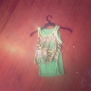 I'm selling a tank top.
