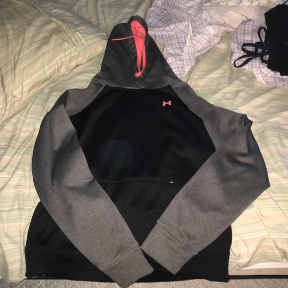 Under Armoir sweatshirt