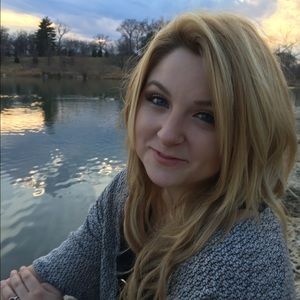 Meet your Posher, Traci