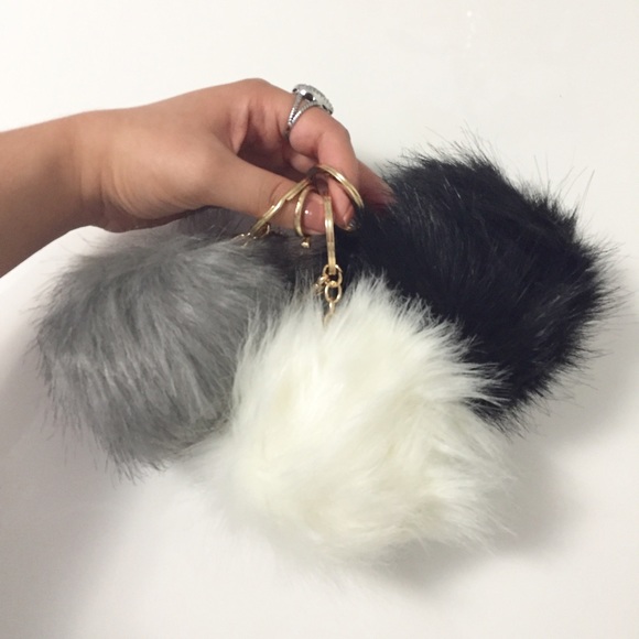 ✨Extra Large Faux Fur Puffs