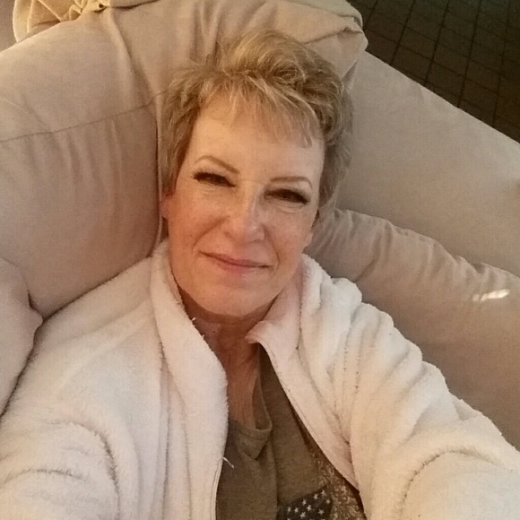 Meet your Posher, Denise