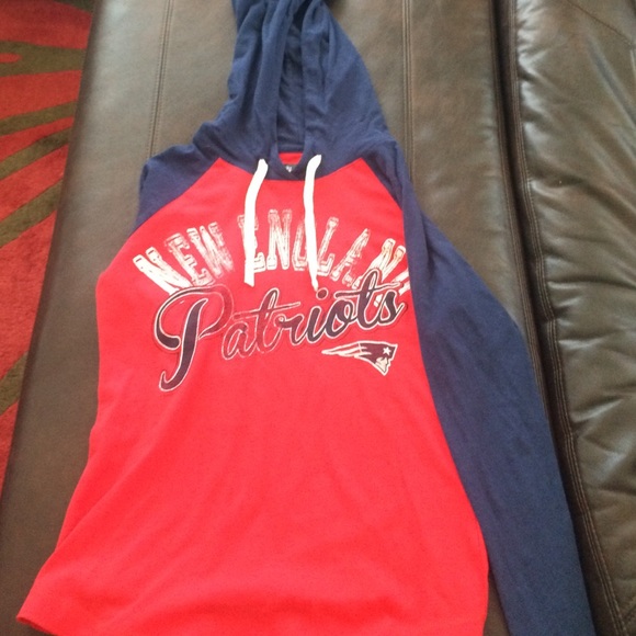 New England patriots shirt with a hood