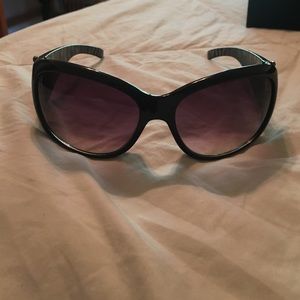 Kenneth Cole Reaction sunglasses