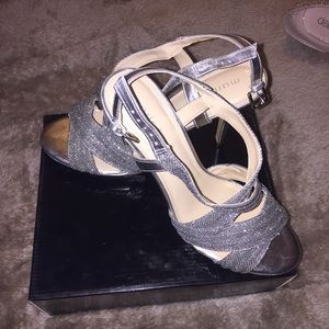 Silver Maripé Heels