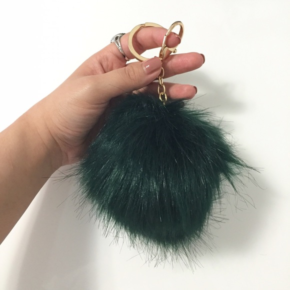 ✨Extra Large Faux Fur Puffs - Picture 1 of 4