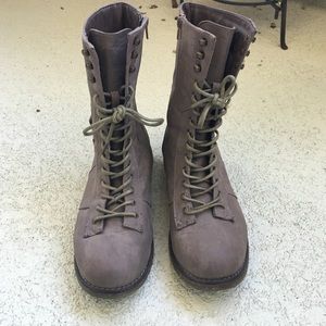 Brown combat boots $10