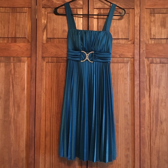 Taboo (brand) short homecoming dress in teal blue