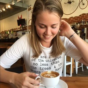 Meet your Posher, Olivia