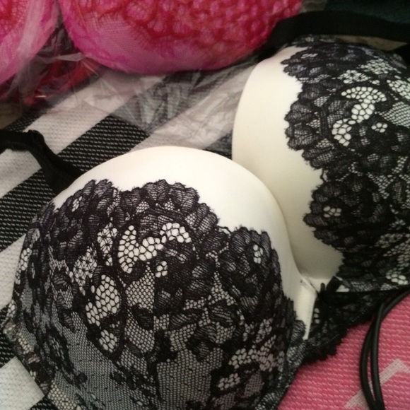 34DDD Dream Angels VS push up bra - Picture 3 of 4