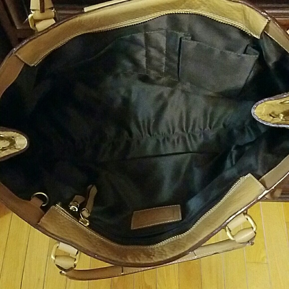 Coach - Picture 5 of 13